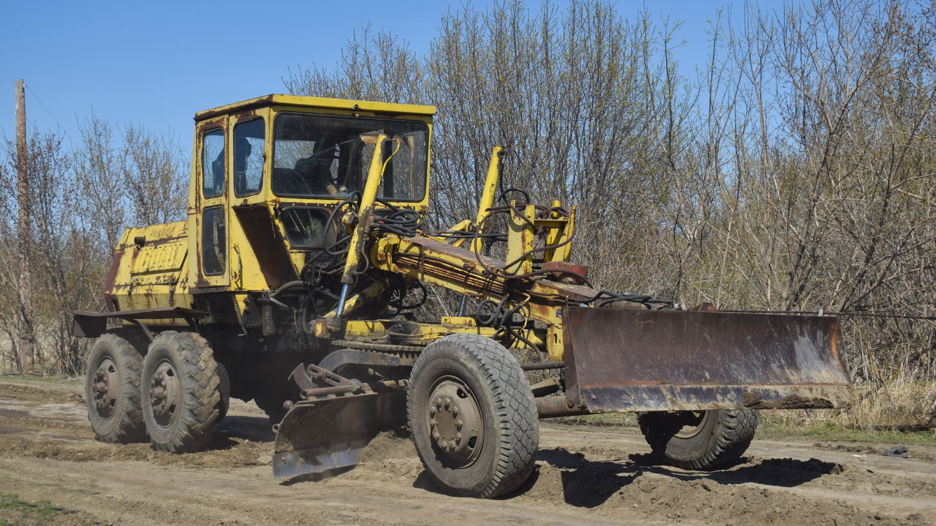 Грейдер ДЗ-99. Планировка дороги. Звук А-41. / The old Soviet grader DZ-99. смотреть онлайн