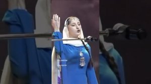 На аварском языке, песня о родном Гунибе