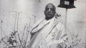 Лекция Шрилы Прабхупады 18.12.1974, Бомбей. ШБ 3.26.6. Освободитесь от чар материальной природы.