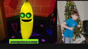 играю в roblox банан ест