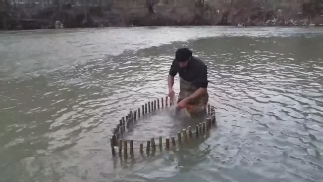 Необычная рыбалка на реке /  Супер Техничная Рыбалка