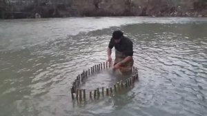 Необычная рыбалка на реке /  Супер Техничная Рыбалка