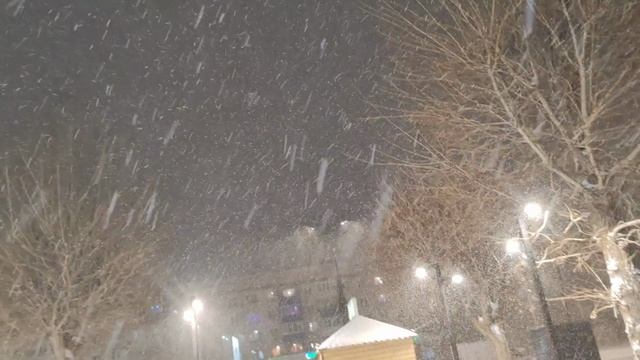 Снег кружится, летает летает.. смотреть онлайн