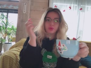 Коты СИРОТЫ съели всю еду🥲им нечего есть🥲сидят в коробках! Я пью кофе ☕️