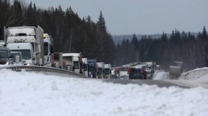 Многокилометровая пробка парализовала движение на Пермском тракте