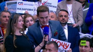 صحفي يطلب يد حبيبته ويدعو بوتين لحضور زفافهما