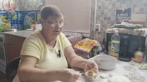 18.12,25. Леплю вареники- свитер  довязала- получился классный.