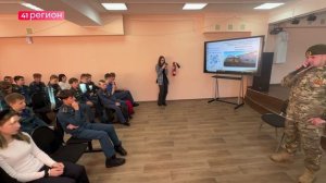 УРОК МУЖЕСТВА С ВЕТЕРАНОМ СВО ПРОШЁЛ В СРЕДНЕЙ ШКОЛЕ № 28 В КАМЧАТСКОЙ СТОЛИЦЕ • НОВОСТИ КАМЧАТКИ