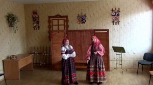 За речкою береза