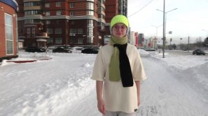 Тёплая душа: ВелоВаля из Сургута гуляет в одном платье в -30