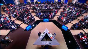 Путин: семьи не должны ощущать снижение уровня дохода при рождении ребенка