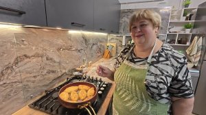 Семейный влог. Солю скумбрию и жарю  пирожки.