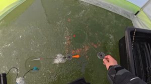 Рыбалка на озере первый лёд