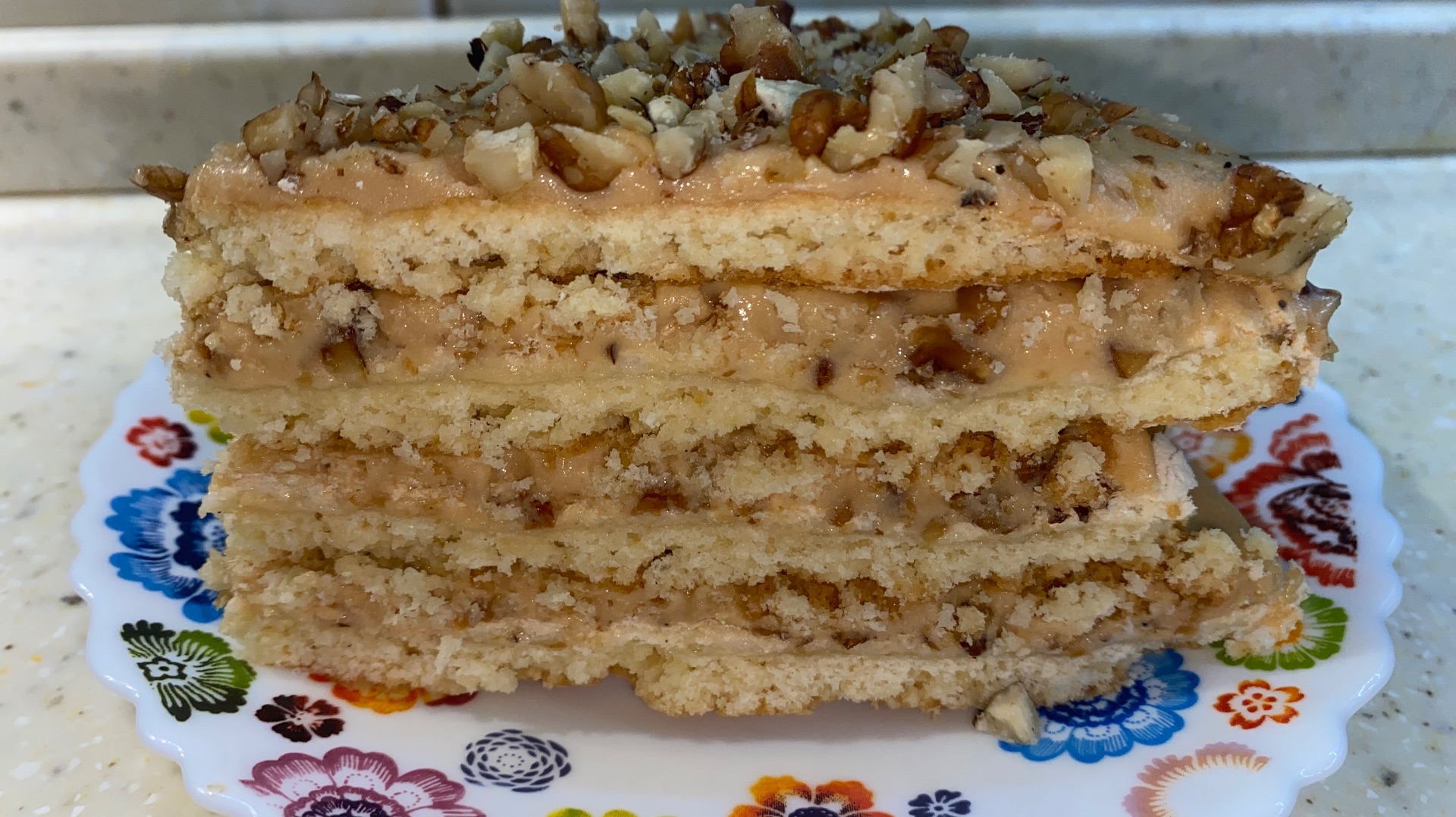 Песочный торт с безе и орехами смотреть онлайн