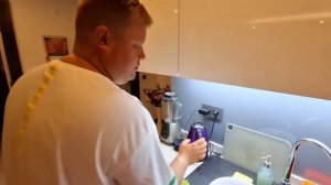 ЗА ДЕНЬГИ ДА ЖРЕМ ФЭРИ ГОРСТЯМИ