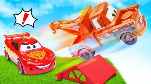 МУЛЬТИКИ ПРО МАШИНКИ 🚗  МОЛНИЯ МАКВИН  И КОМАНДА БЫСТРЫХ МОТОРОВ. ОТВАЖНАЯ МИССИЯ ЗОВЕТ 🚘🚘