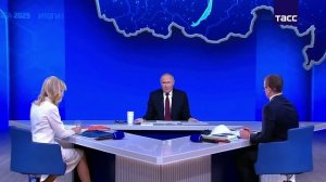 Путин: "По закону Банк России работает независимо, и я стараюсь не вмешиваться в его решения"