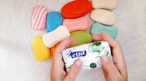 АСМР ШУРШАНИЕ. РАСКЛАДЫВАЮ ЯРКОЕ МЫЛО. ШЕЛЕСТ И ШУРШАНИЕ БУМАЖНЫХ ОБЕРТОК!