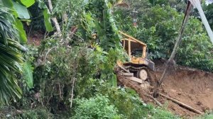 Ремонт оползневого дорожного бульдозера D6R XL, срезающего скалу