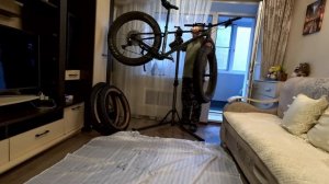 Рембаза в эфире.Меняем летние покрышки на зимние у фэтбайка Giant Yukon 2.Рукожоп снова в деле.
