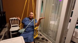ANJELIQ DOWNTOWN HOTEL В ШОКЕ ОТ АНТУРАЖА И ПОКАЧАЛАСЬ НА КАЧЕЛЕ