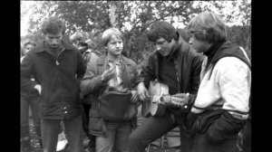 Голубым лучом.