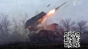 Расчеты реактивных систем залпового огня "Град" громят позиции ВСУ под Красноармейском.