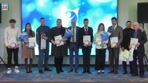 За успехи на чемпионатах, турнирах и кубках:лучшие спортсмены Хакасии и их тренеры получили награды