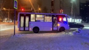 В Томске маршрутный автобус попал в ДТП, пострадала 17-летняя девушка