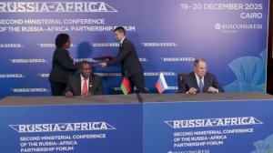 Церемония подписания совместных документов по итогам переговоров С.Лаврова и Дж.Чапонды