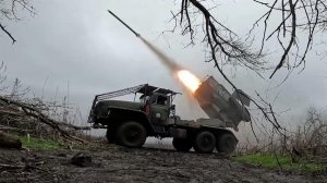 Российские военные теснят боевиков все дальше от Красноармейска.