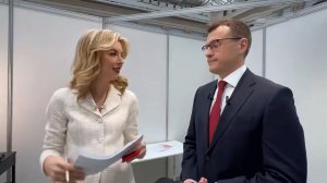 Ведущие "Итогов года" Березовская и Зарубин готовятся к началу программы: видео