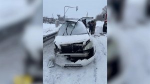 Внедорожник врезался в минивэн под Новосибирском, погибли шесть человек