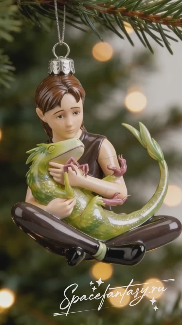 Елочная игрушка - Эли из комикса Дары бродячих льдов и ее домашний динозавр - коллекционная фигурка