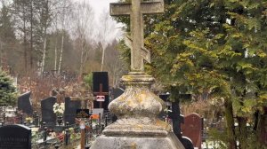 ОНА ТАК ХОТЕЛА ЖИТЬ ... МОГИЛА  ЛАРИСЫ БОРУШКО И ЗАБРОШЕННЫЙ ПАМЯТНИК НА МОГИЛЕ АКТРИСЫ | МИТИНСКОЕ