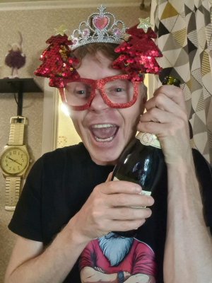 УРА ПЯТНИЦА 🥳 ГУЛЯЕМ 💃💃💃
ЭФИР 🔥🔥🔥🔥🔥🔥🔥