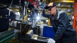 Путин отметил рост престижности рабочих профессий в России