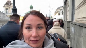 Журналисты собрались у Гостиного двора в ожидании программы «Итоги года с Владимиром Путиным»