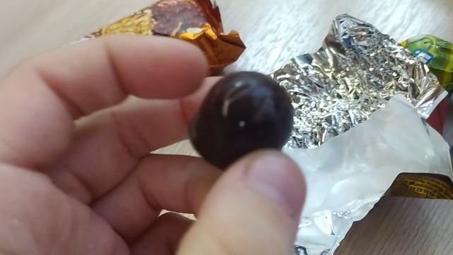 Пробуем конфеты смотреть онлайн