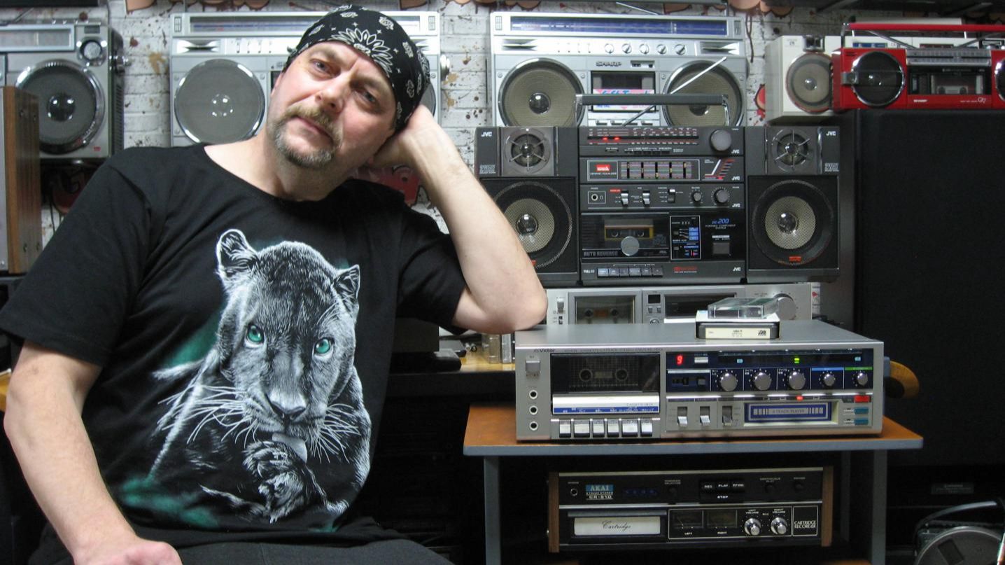 Victor KD-E18 + JVC PC-200L Полюбуемся и послушаем. смотреть онлайн