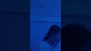 поднимаю Алиночку