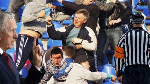 ДРАКА БОЛЕЛЬЩИКОВ И ДРАКА С СУДЬЕЙ | ОБМАТИРИЛИ ХАРТЛИ | СИБИРЬ МЕНЯЕТ ПОЛ КОМАНДЫ