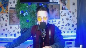 Долина разбила головой свой золотой бункер и забрала остатки. Долина в припадке продавала квартиру.