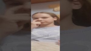 пробую конфеты