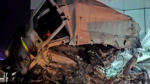 В лобовой аварии грузовиков в Забайкалье два человека погибли и двое пострадали