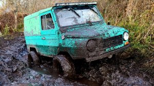 Безумец на ЛУАЗЕ приехал всех РАЗРЫВАТЬ.