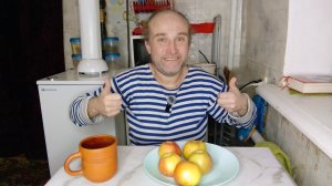 сегодня на ужин с Рыжулей яблочки медовые. мукбанг. обжор. еда на камеру. диета. шизофрения.