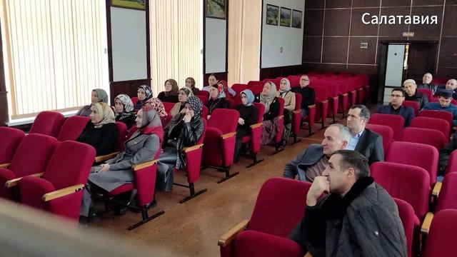 Коллектив администрации МР смотрит прямую линию Владимира Путина смотреть онлайн