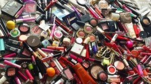 Вся коллекция косметики. Помады Блески