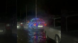 Новогоднее авто было замечено в Макеевке🎄